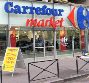 Carrefour inaugura dos centros en menos de 24 horas en Cantabria